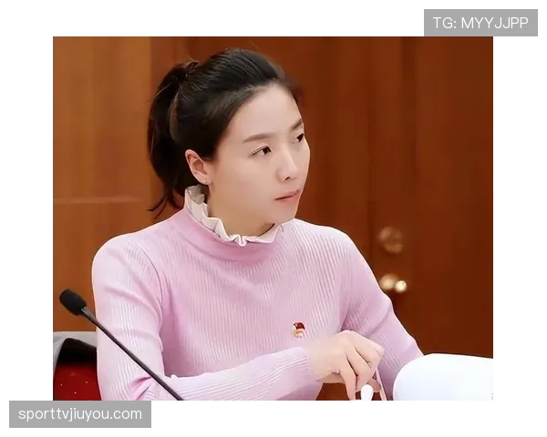 魏秋月看球不带粉丝?私下豪宅生活比赛场还精彩啊! 魏秋月看球不带粉丝?私下豪宅生活比赛场还精彩啊!